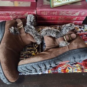 Women’s Faux-Fur Lined Ankle Boots – Brown Suede Look – Size 10M